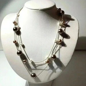 Gold tone Faux pearls necklace